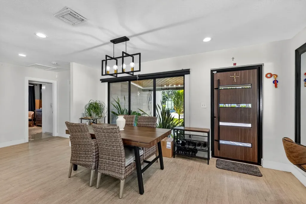 2601 NE 8th Court Pompano Beach FL 33062