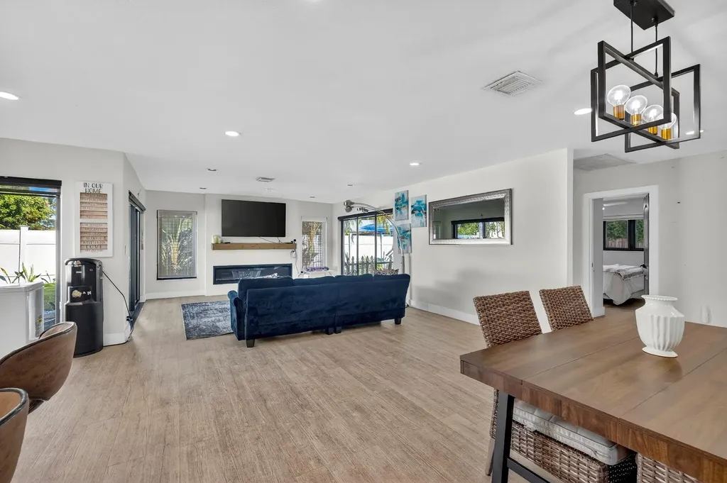 2601 NE 8th Court Pompano Beach FL 33062