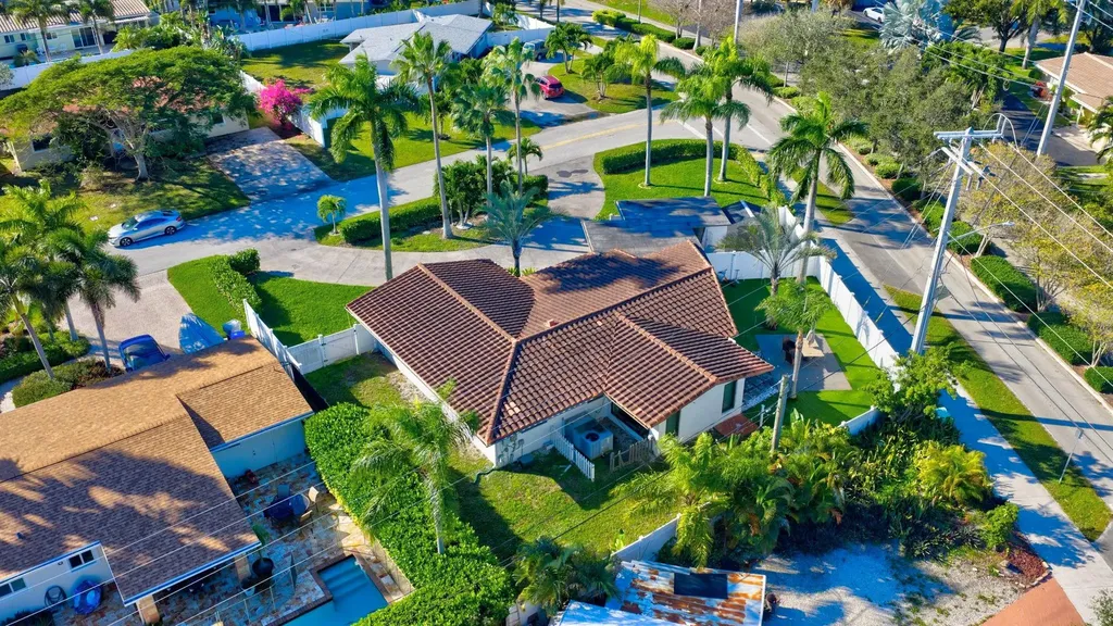 2601 NE 8th Court Pompano Beach FL 33062
