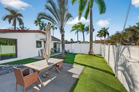2601 NE 8th Court Pompano Beach FL 33062