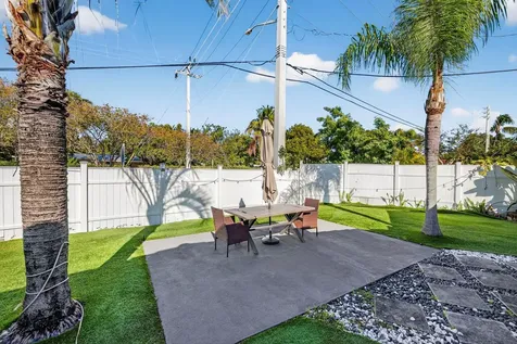 2601 NE 8th Court Pompano Beach FL 33062