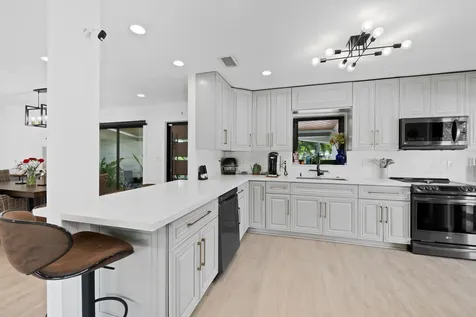 2601 NE 8th Court Pompano Beach FL 33062