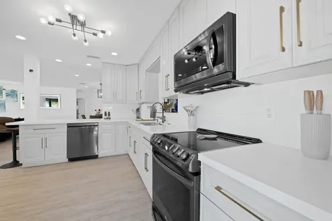 2601 NE 8th Court Pompano Beach FL 33062