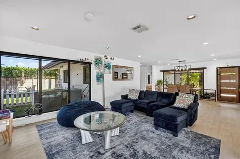 2601 NE 8th Court Pompano Beach FL 33062