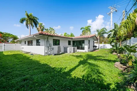 2601 NE 8th Court Pompano Beach FL 33062