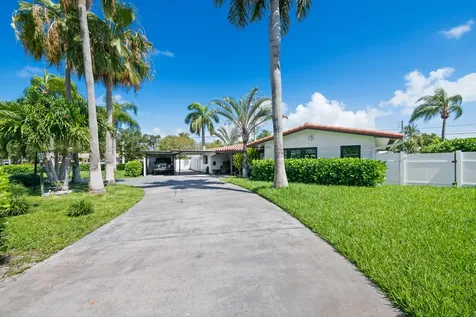 2601 NE 8th Court Pompano Beach FL 33062
