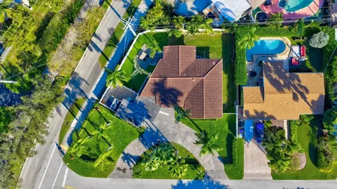 2601 NE 8th Court Pompano Beach FL 33062