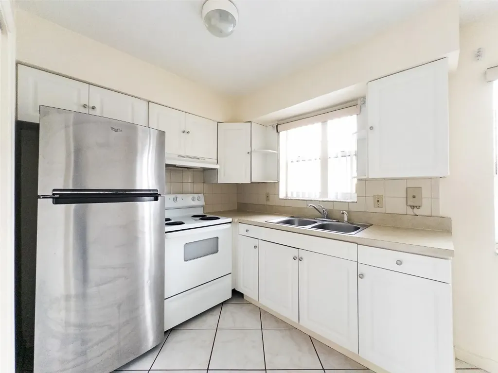 5870 NW 16th Place Sunrise FL 33313