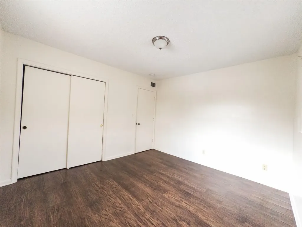 5870 NW 16th Place Sunrise FL 33313