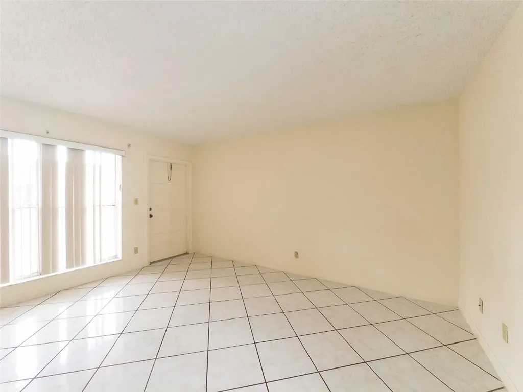 5870 NW 16th Place Sunrise FL 33313