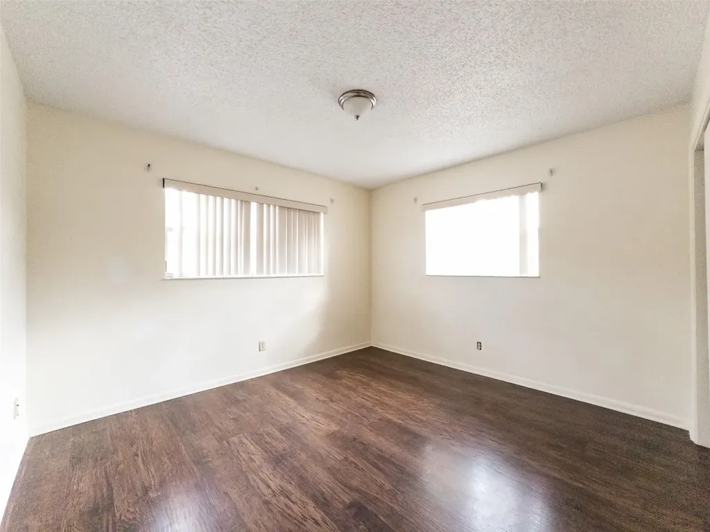 5870 NW 16th Place Sunrise FL 33313