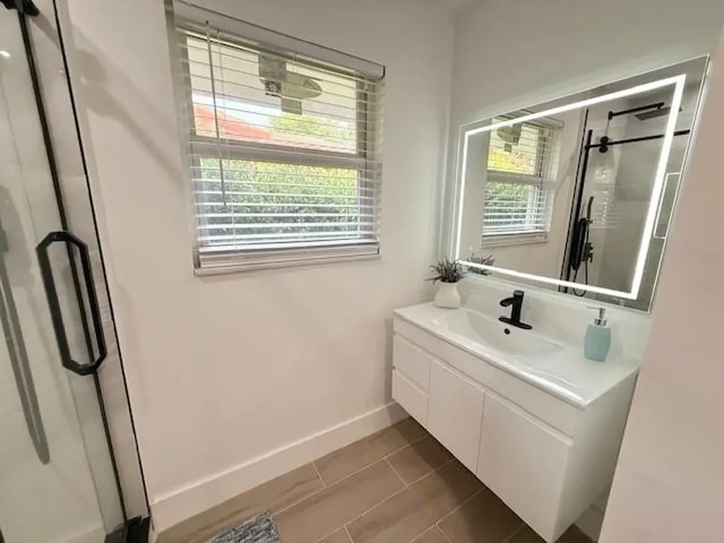 1485 NE 57th Court Fort Lauderdale FL 33334