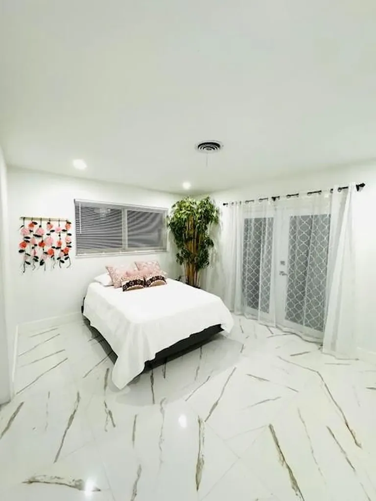 1485 NE 57th Court Fort Lauderdale FL 33334