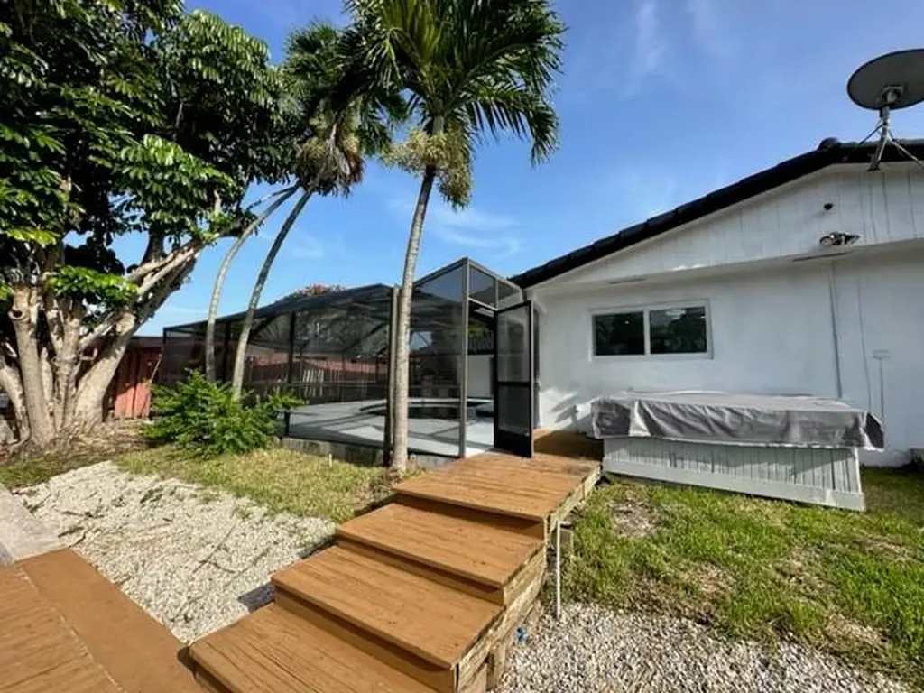 1485 NE 57th Court Fort Lauderdale FL 33334