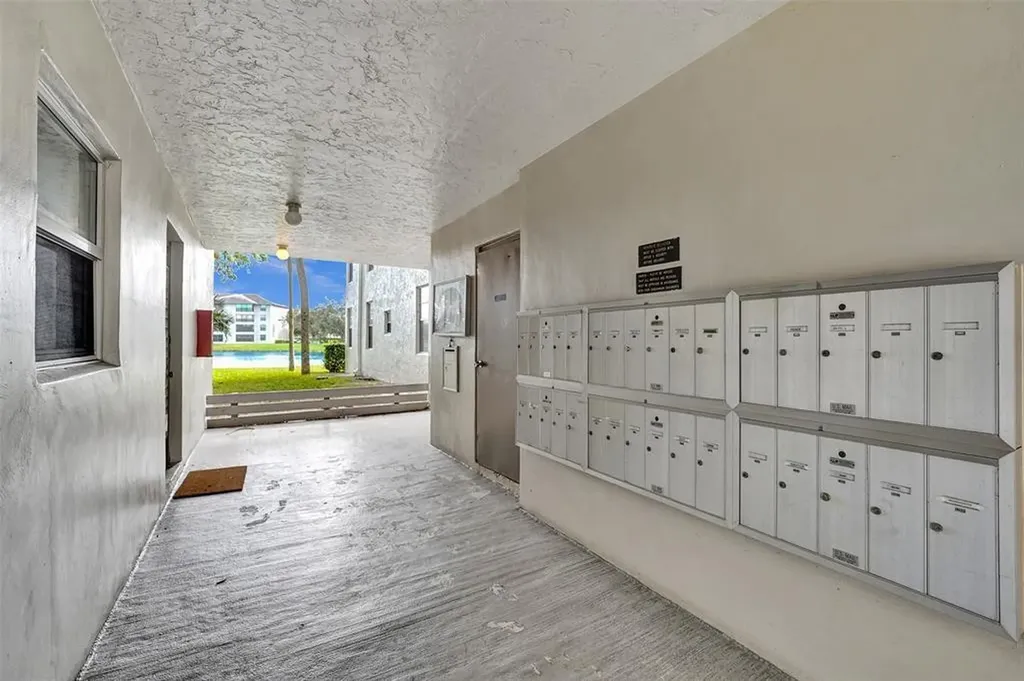 9440 Poinciana Place Davie FL 33324