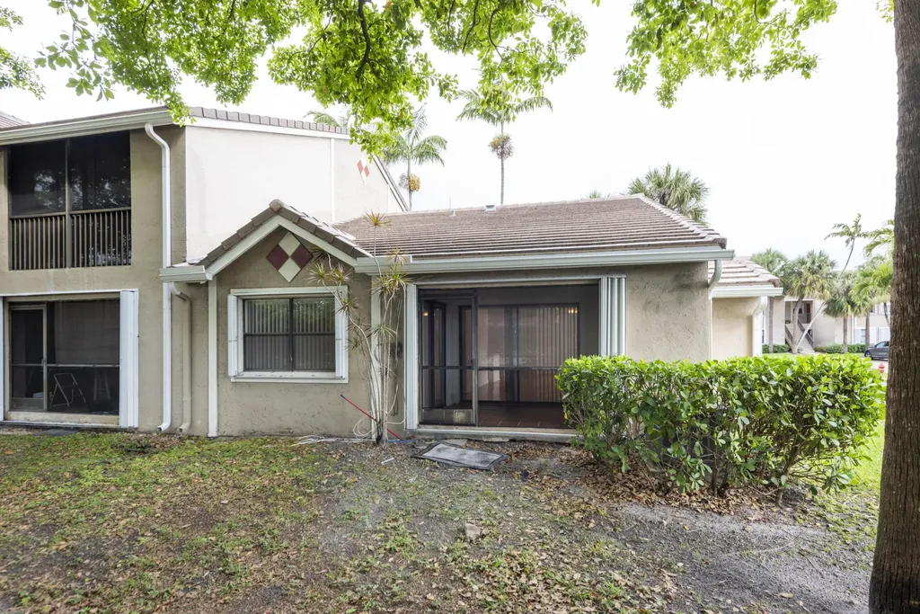 9641 Riverside Drive Coral Springs FL 33071