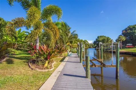460 NE Cornwall Avenue Port St Lucie FL 34983