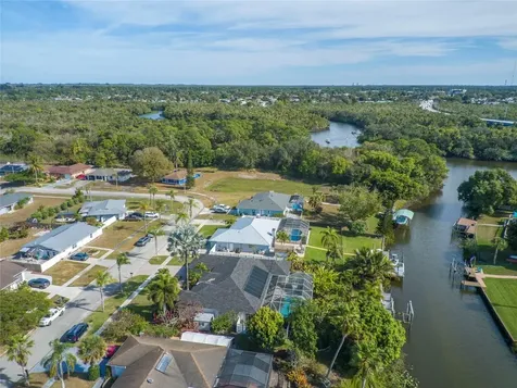 460 NE Cornwall Avenue Port St Lucie FL 34983