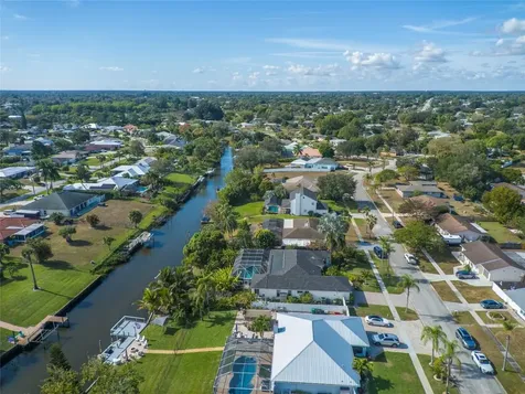460 NE Cornwall Avenue Port St Lucie FL 34983