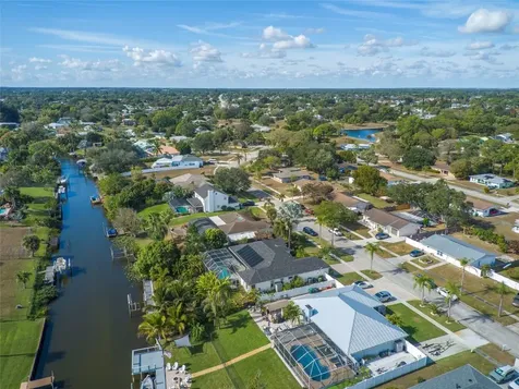 460 NE Cornwall Avenue Port St Lucie FL 34983