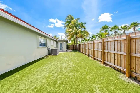 261 SW 18th Court Pompano Beach FL 33060