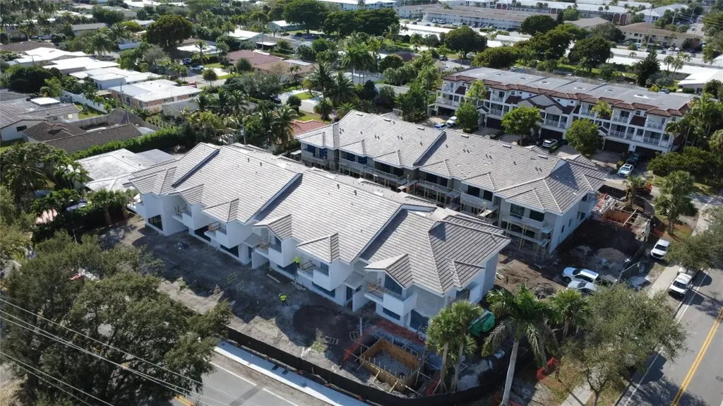 3871 NE 23rd Avenue Lighthouse Point FL 33064