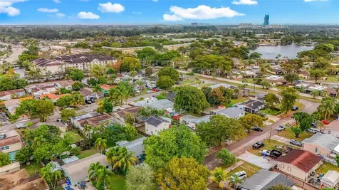7141 Custer Street Hollywood FL 33024
