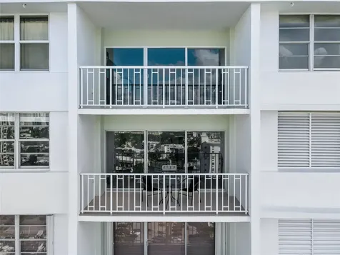 500 Bayview Drive Sunny Isles Beach FL 33160