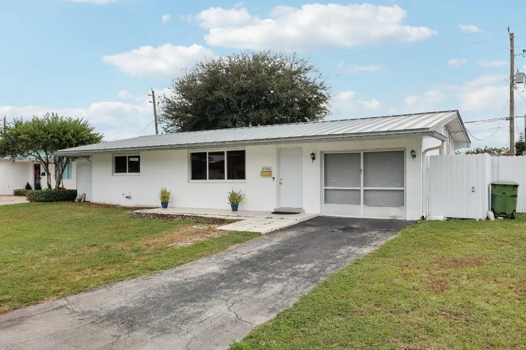 8700 NW 11th Street Pembroke Pines FL 33024