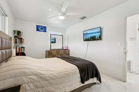 8700 NW 11th Street Pembroke Pines FL 33024