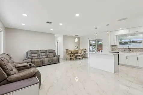 8700 NW 11th Street Pembroke Pines FL 33024