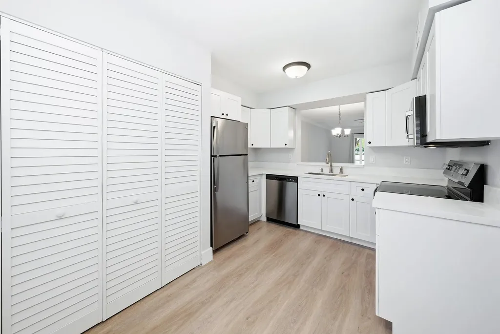 2214 S Cypress Bend Drive Pompano Beach FL 33069