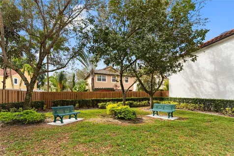 9815 NW 5th Place Plantation FL 33324