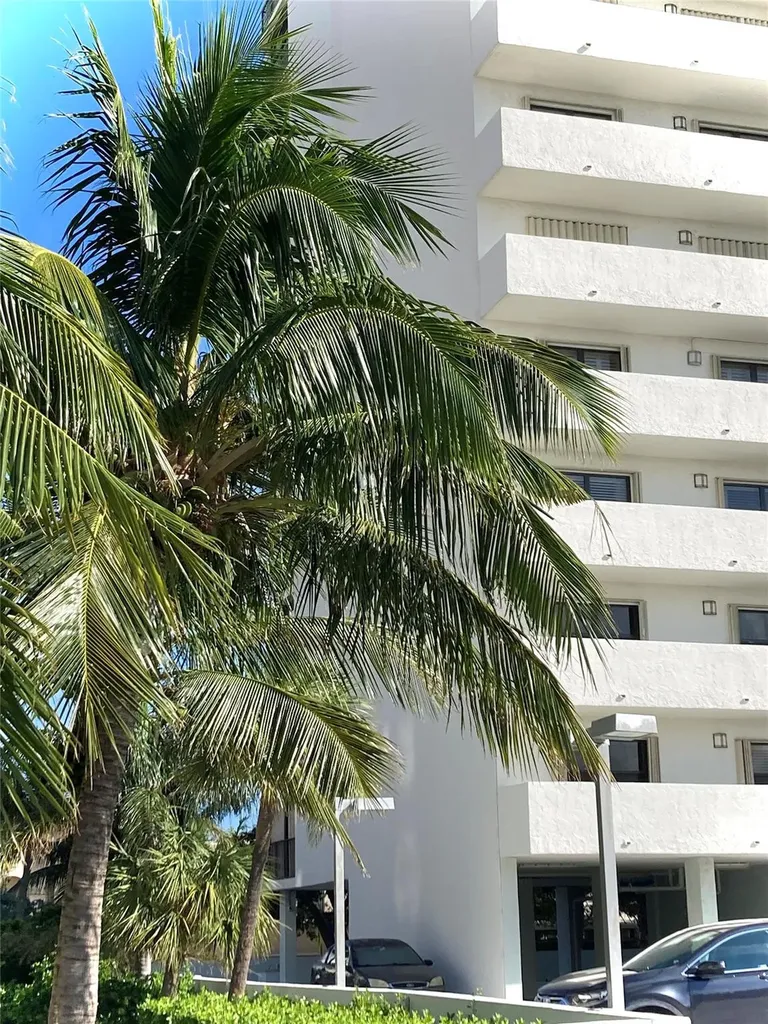1905 N Ocean Boulevard Fort Lauderdale FL 33305