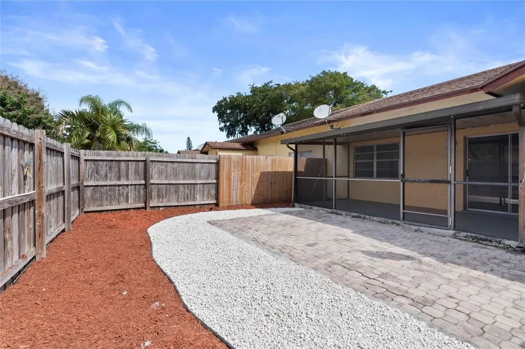 4325 NW 5th Avenue Deerfield Beach FL 33064