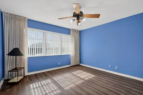 9410 N Hollybrook Lake Drive Pembroke Pines FL 33025