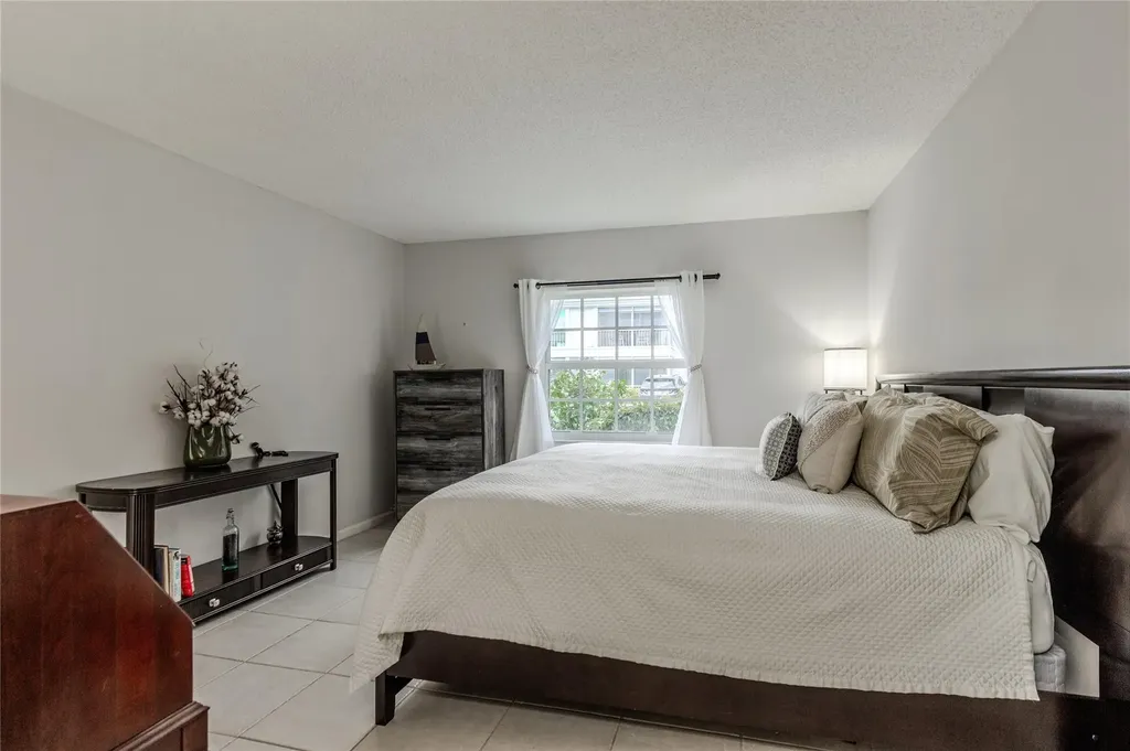 6521 Bay Club Drive Fort Lauderdale FL 33308