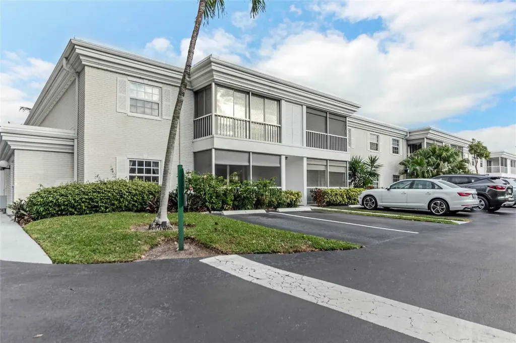 6521 Bay Club Drive Fort Lauderdale FL 33308