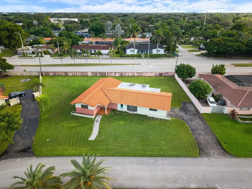 8230 SW 87th Terrace Miami FL 33143