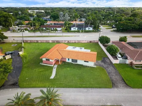 8230 SW 87th Terrace Miami FL 33143