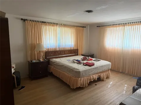 8230 SW 87th Terrace Miami FL 33143