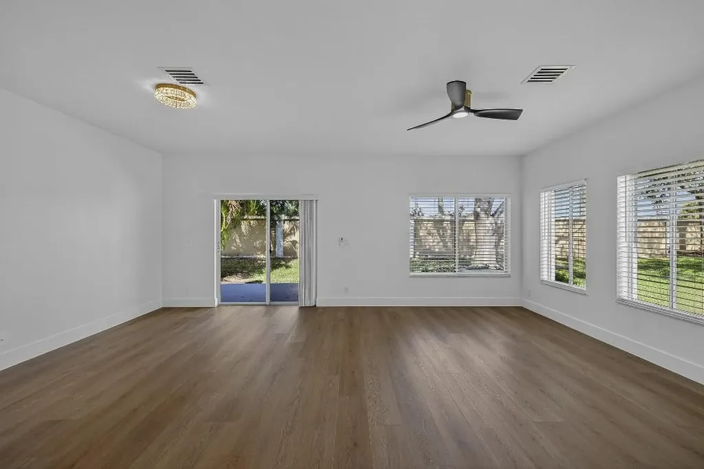 4243 SW 10th Court Deerfield Beach FL 33442