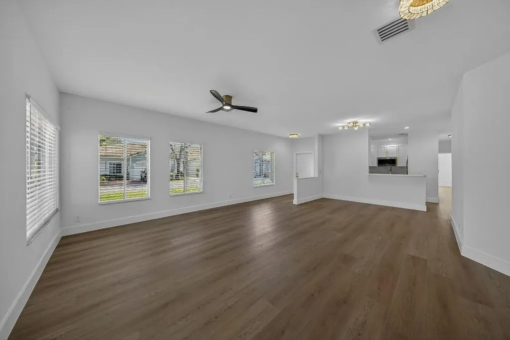 4243 SW 10th Court Deerfield Beach FL 33442