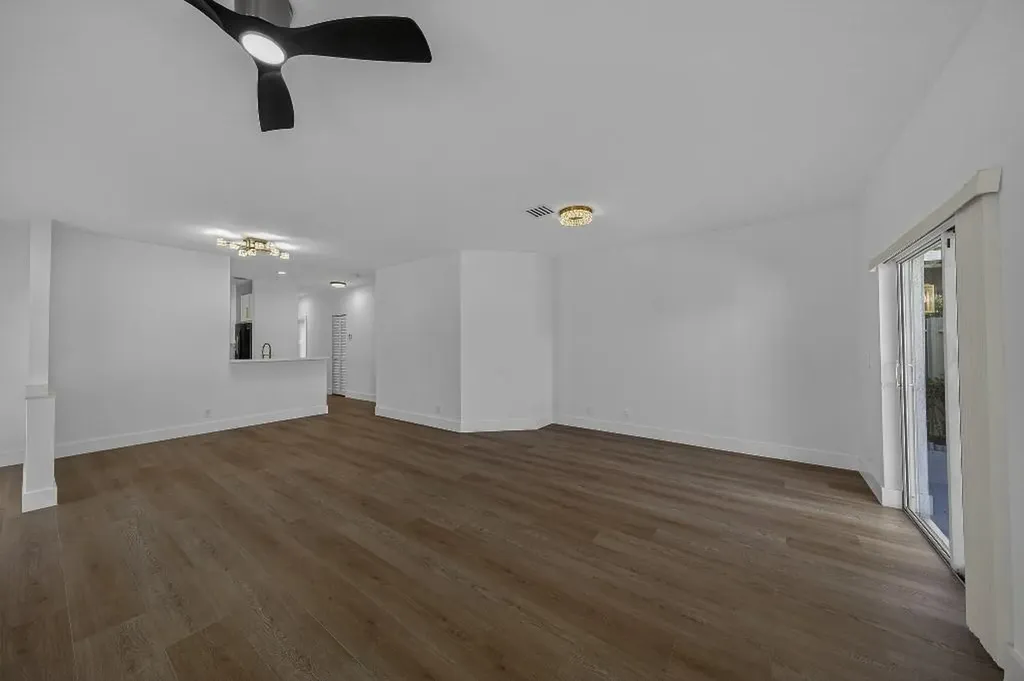 4243 SW 10th Court Deerfield Beach FL 33442