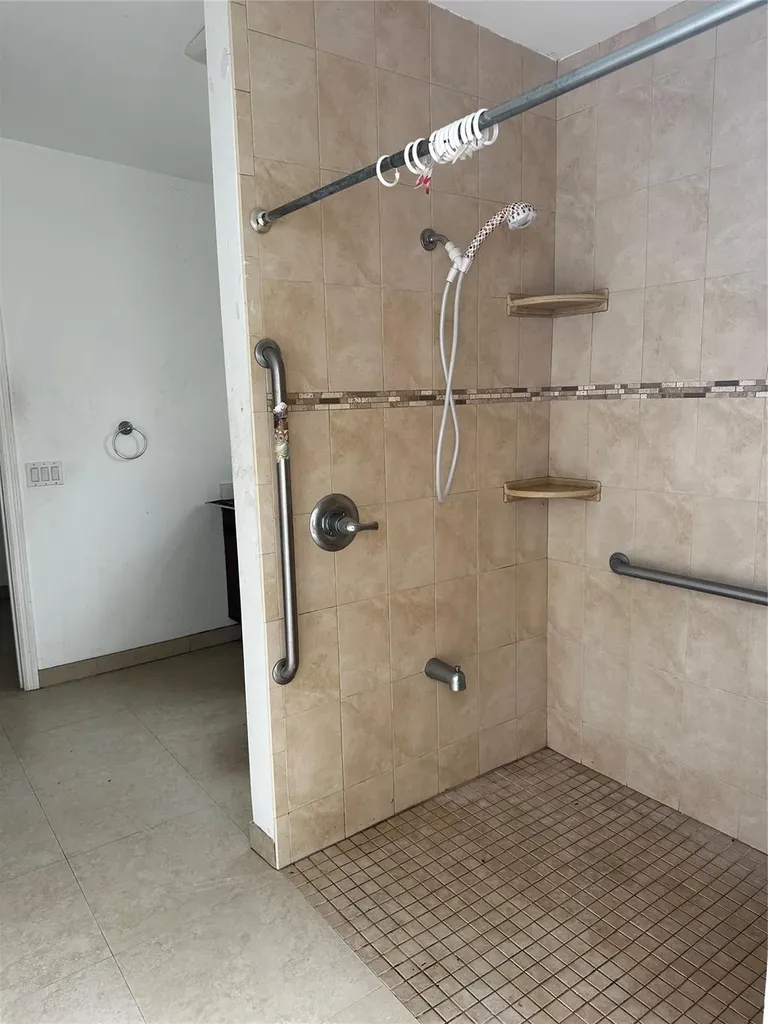 2828 SW 7th Avenue Miami FL 33129