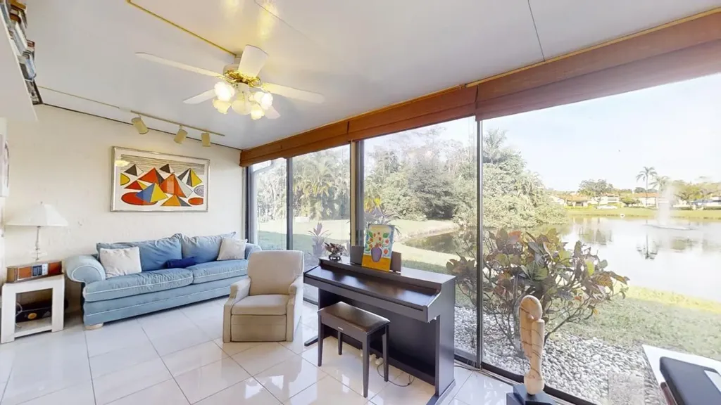8460 Casa Del Lago Boca Raton FL 33433