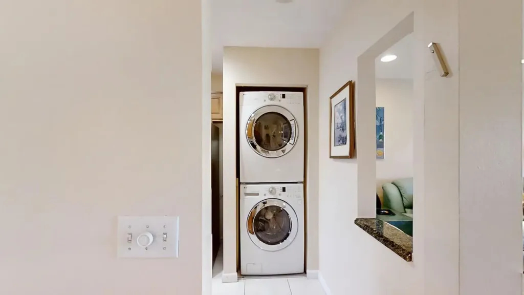 8460 Casa Del Lago Boca Raton FL 33433