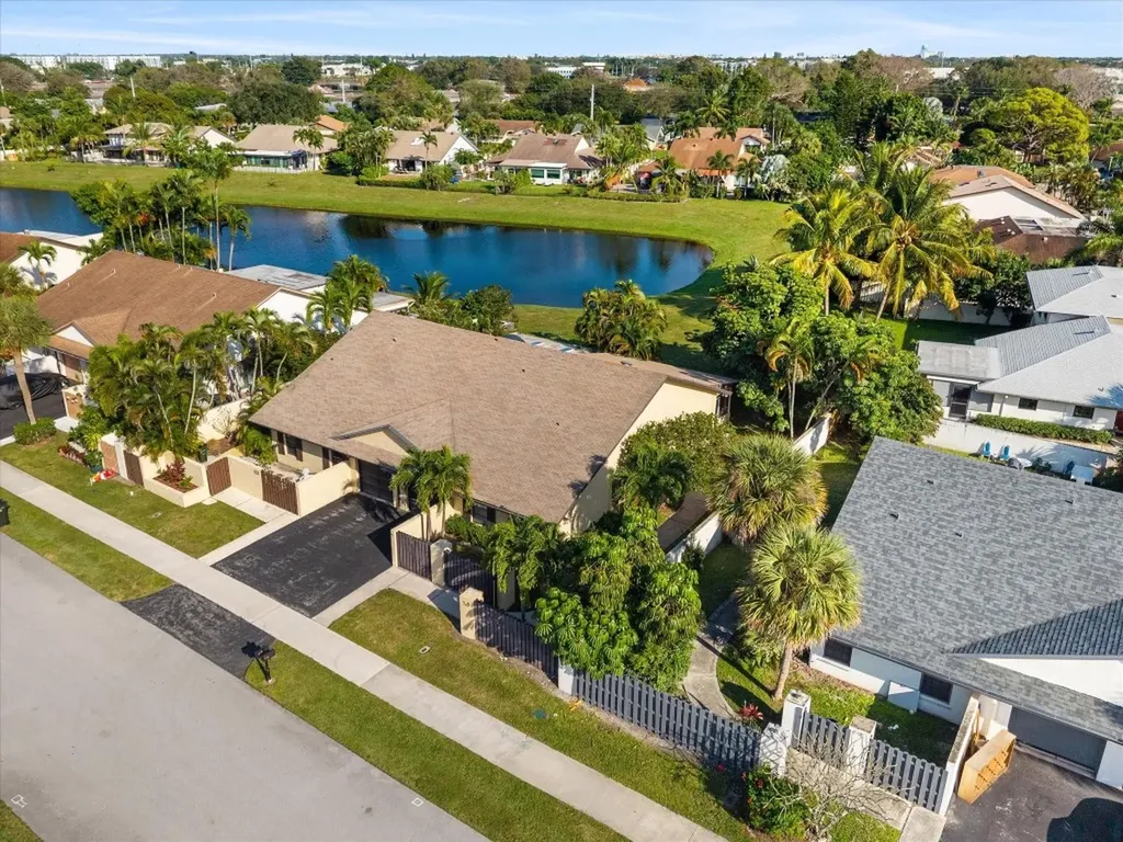 495 SW 28th Avenue Delray Beach FL 33445