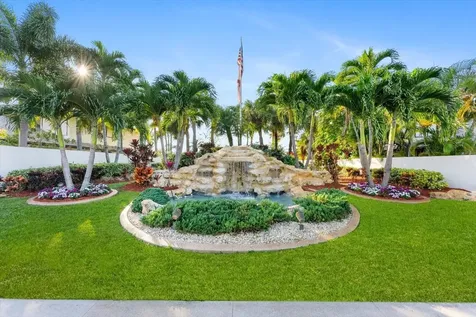495 SW 28th Avenue Delray Beach FL 33445