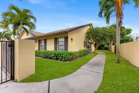 495 SW 28th Avenue Delray Beach FL 33445
